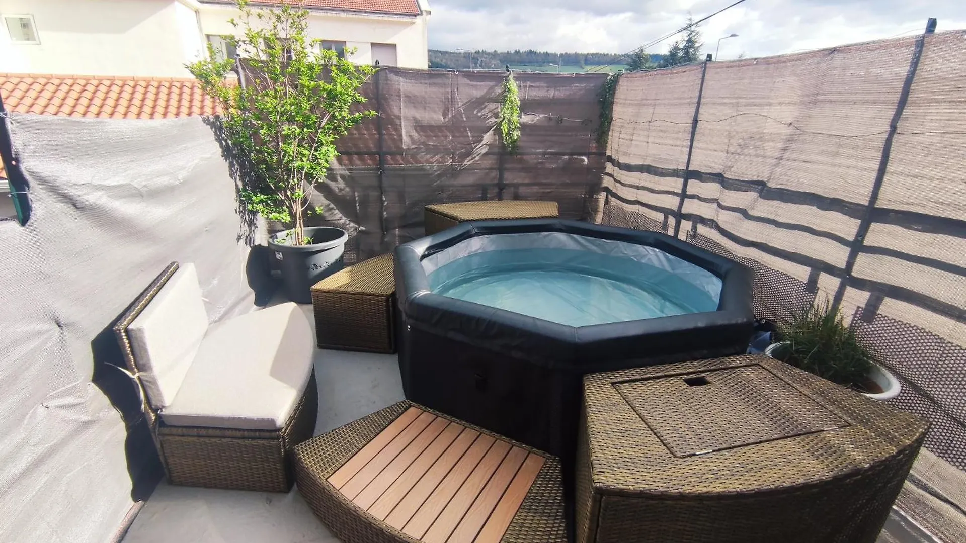 Maison De Charme Avec Jacuzzi Saint-Etienne  Prázdninový dům Saint-Etienne (Loire)